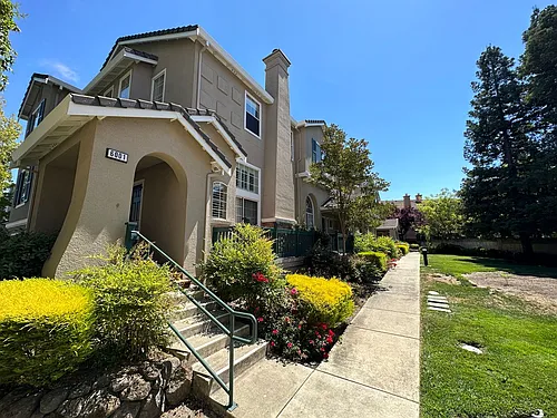 6001 Condor St Photo 1