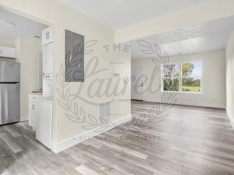 The Laurel — Photo 6