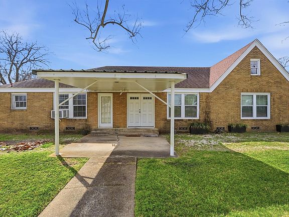 2nd image of 403 S Velasco St