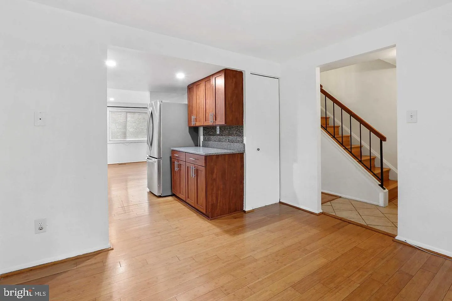 3 bed, 1395 sqft, $2,800 — Photo 2