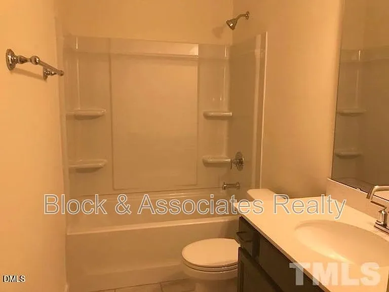 6039 Beale Loop — Photo 10