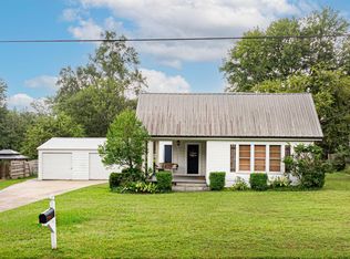 137 W Pollard St, Carthage, TX 75633