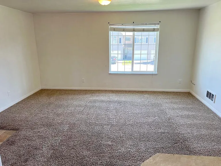721 20th St #5 — Photo 3
