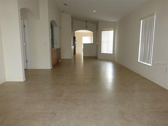 5th image of 577 Grand Canal Dr