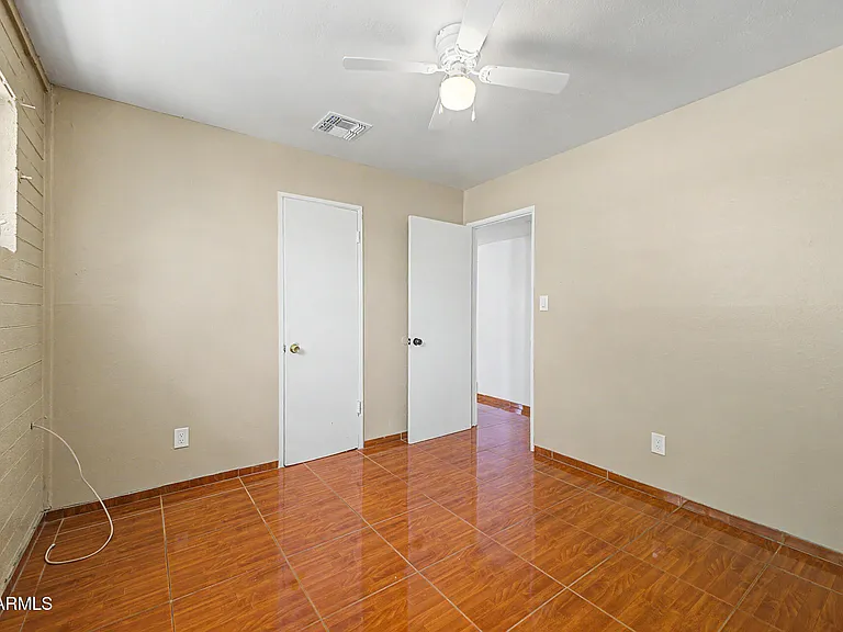 1823 E Sunland Ave — Photo 14