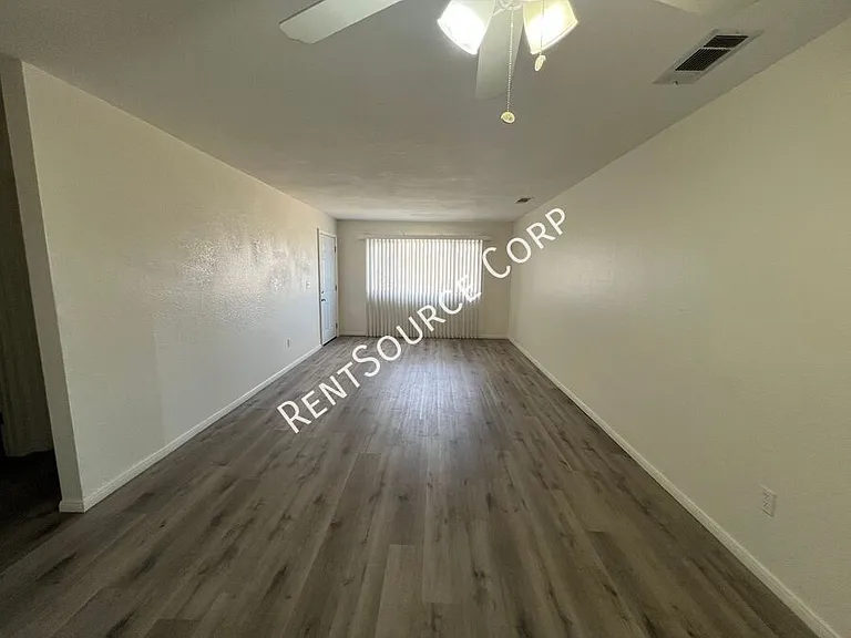 1131 Barstow Rd #B — Photo 5