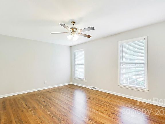 4th image of 2115 Helen Dr