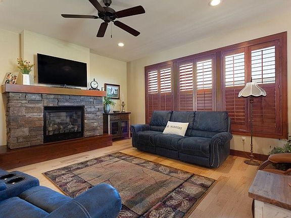 5th image of 4044 Backwoods Dr