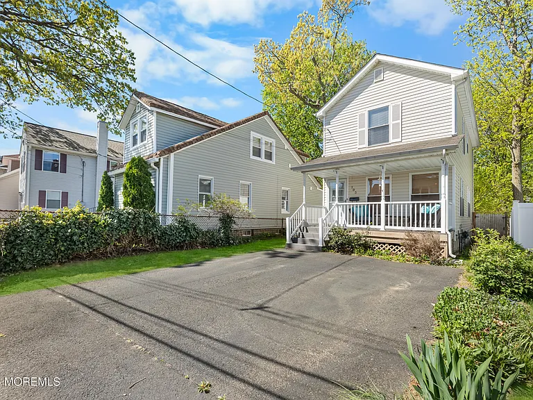 105 Wayside Dr — Photo 4