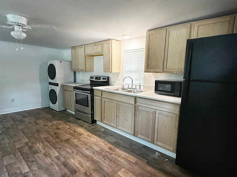 34 E Main St #C — Photo 3