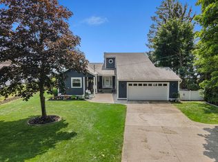 2677 Memorial Dr, Muskegon, MI 49445