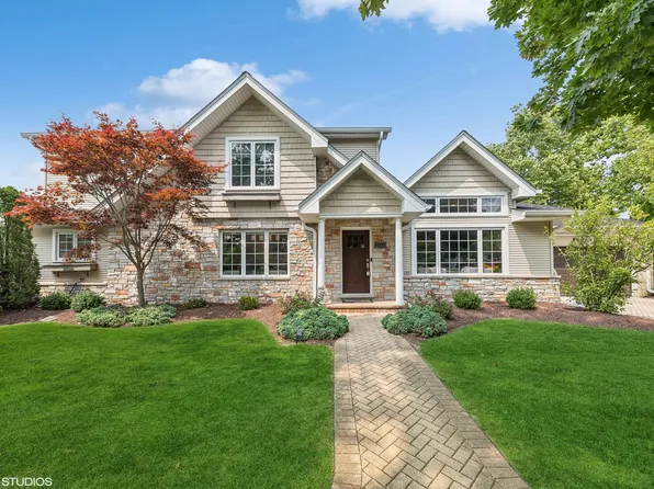 1116 E Fairview St, Arlington Heights, IL 60005