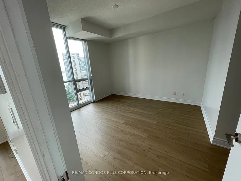 18 Harbour St #2508 — Photo 17