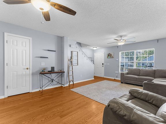 4th image of 2030 Robin Wood Blvd
