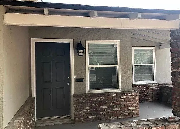 704 N Garden St — Photo 2