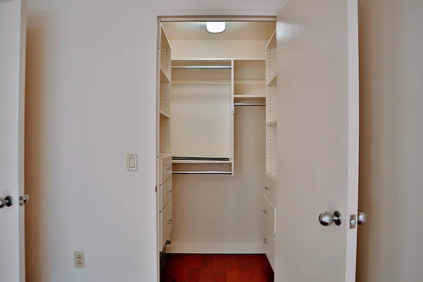 Rented by R New York | media 18