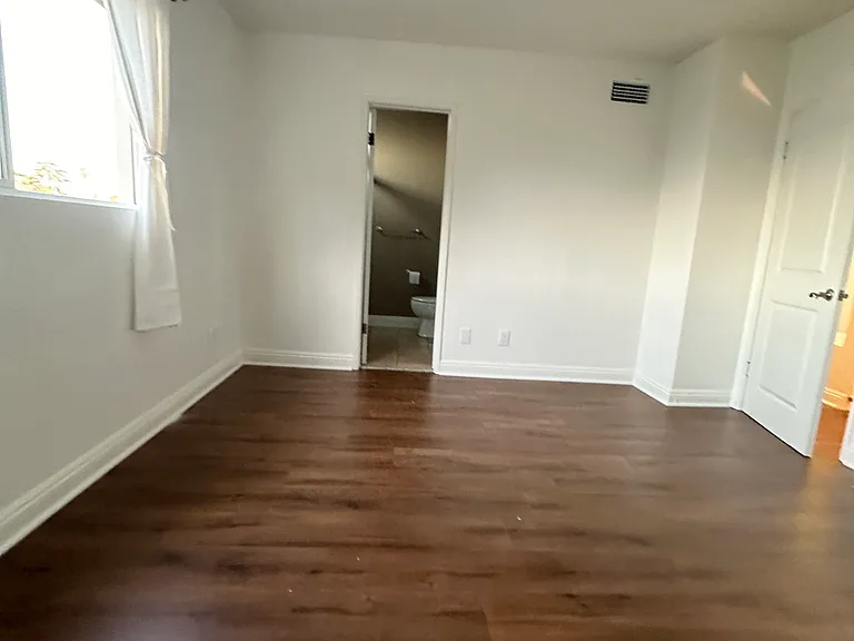 6620 Hazeltine Ave #110 — Photo 7