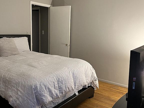4th image of 1975 Orleans St #25