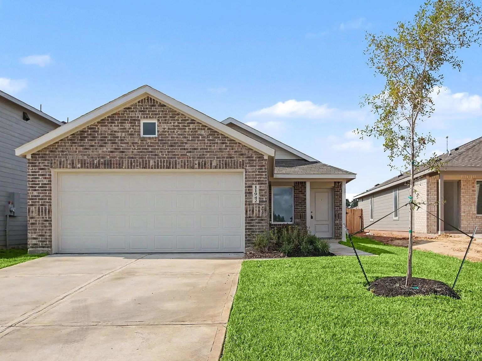 3 bed, 2.0 bath, 1273 sqft, $1,795 — Photo 1