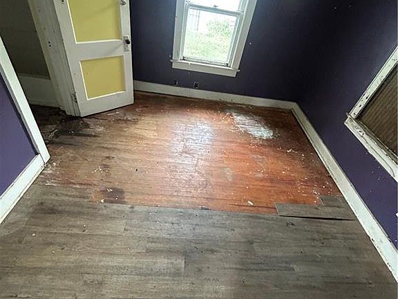 4th image of 436 Tullis Ave