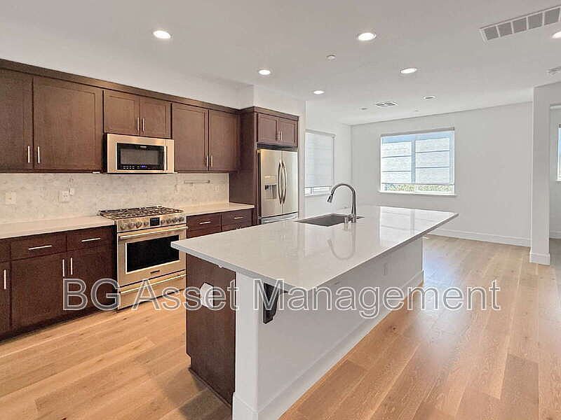 1st image of 223 Bolt Ct