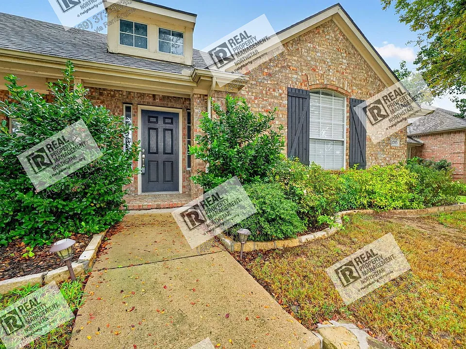 1285 Crestway Dr
