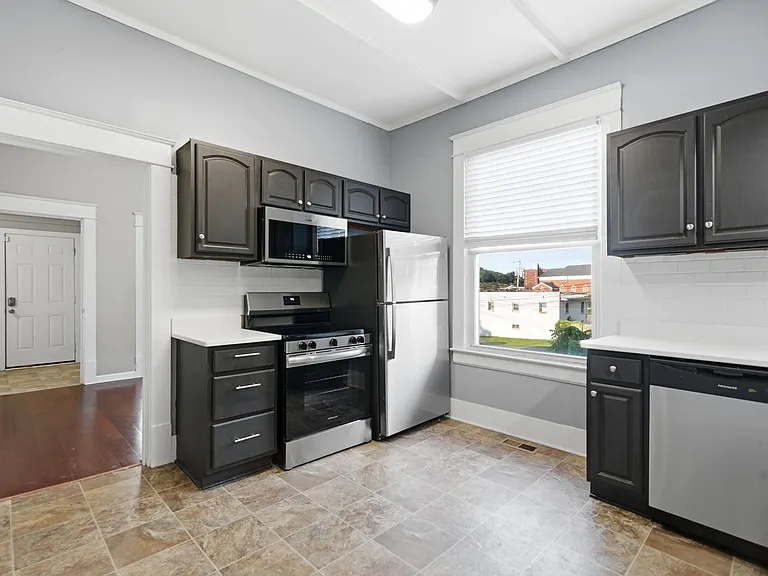 118 Wilson Ave — Photo 6
