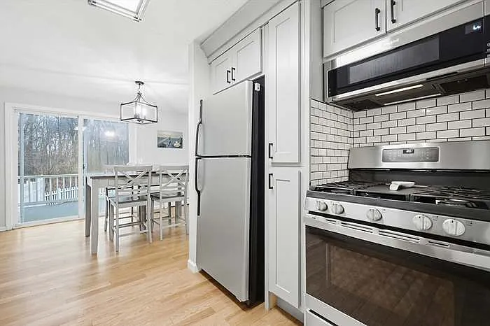 33 Santoro Rd — Photo 14