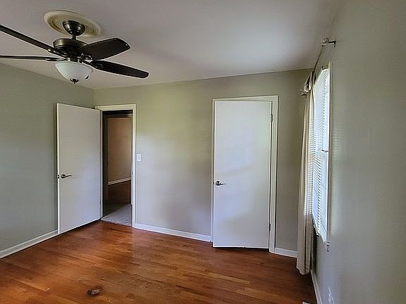 master with walkin closet