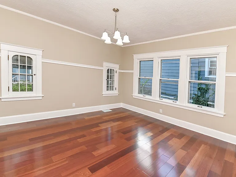 3634 Amberson Ave — Photo 11
