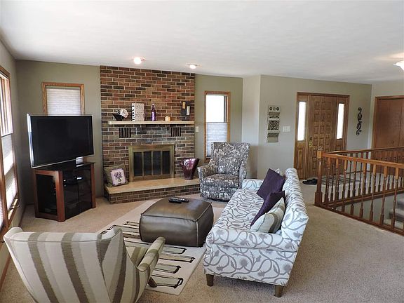 2nd image of 122 Anton Dr