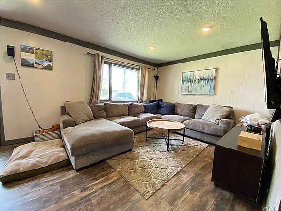 2nd image of 1709 Eddy Dr