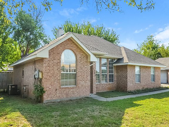 3rd image of 1208 Audra Ln