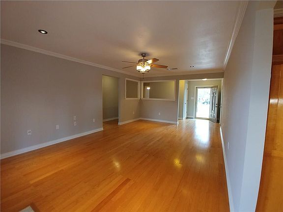 3rd image of 7909 Maplewood Ave