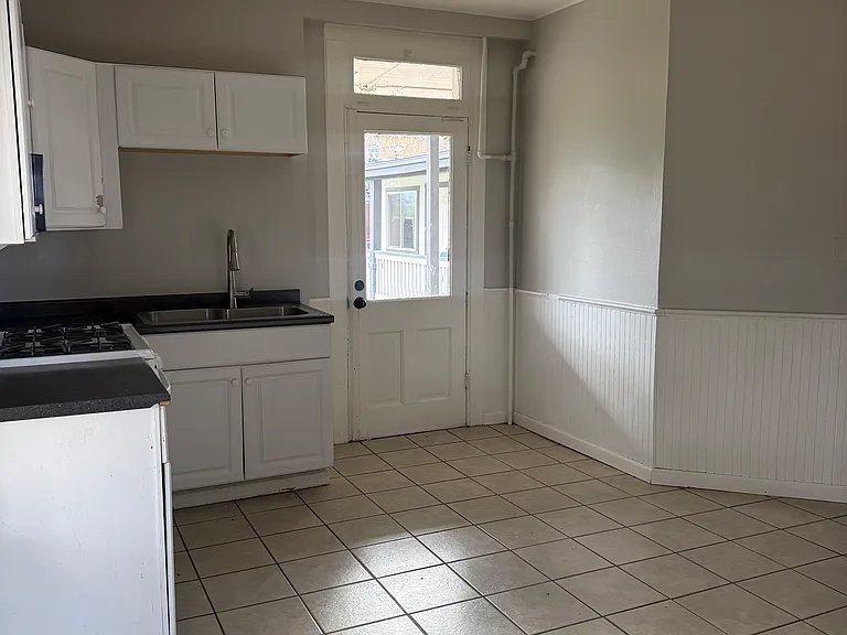 214 Wall St #1 — Photo 3