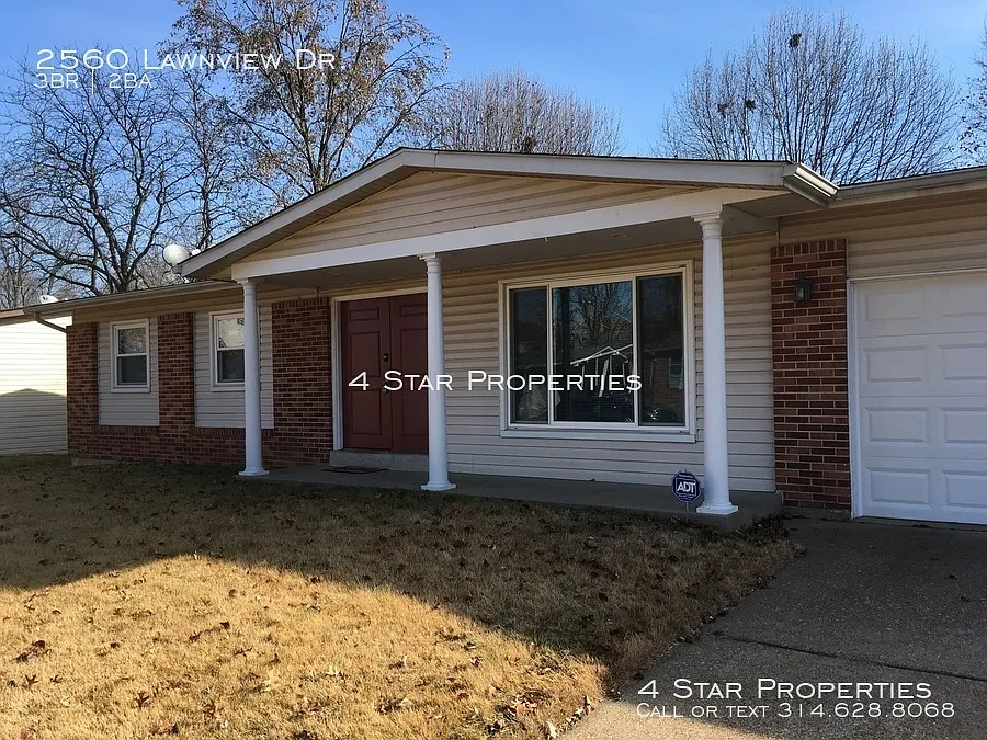 2560 Lawnview Dr photo 1