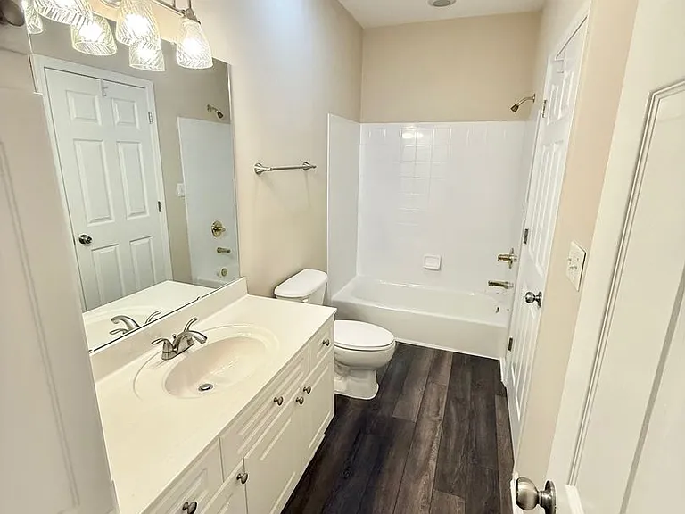 8938 Rosalyn Glen Rd — Photo 11