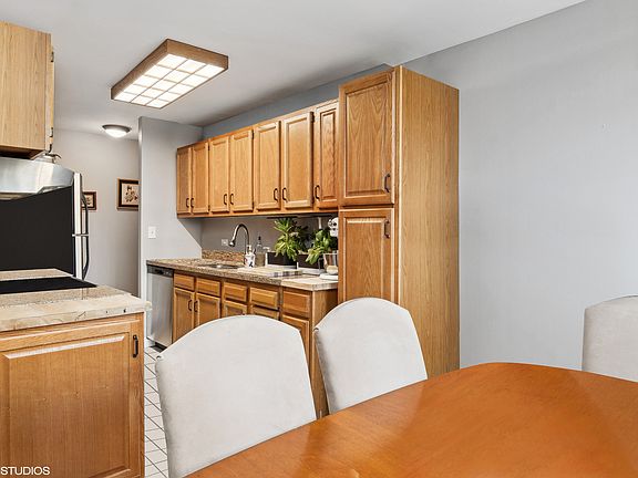 4th image of 1811 Four Lakes Ave APT 2L