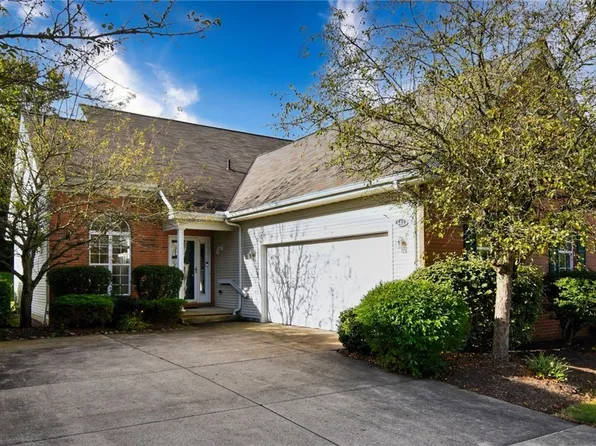 541 Treetop Ct, Aurora, OH 44202