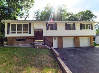 16 Nassau Rd, Poughkeepsie, NY 12601