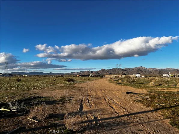 33520 Haynes Rd, Lucerne Valley, CA 92356