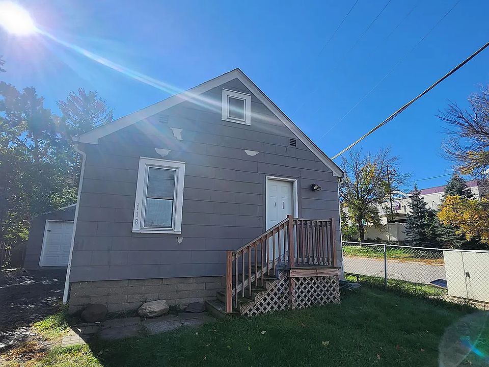1st image of 118 Larpenteur Ave W