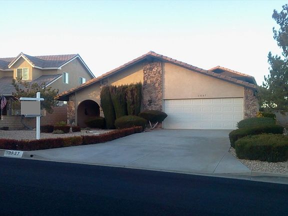 3rd image of 13737 Chinquapin Dr