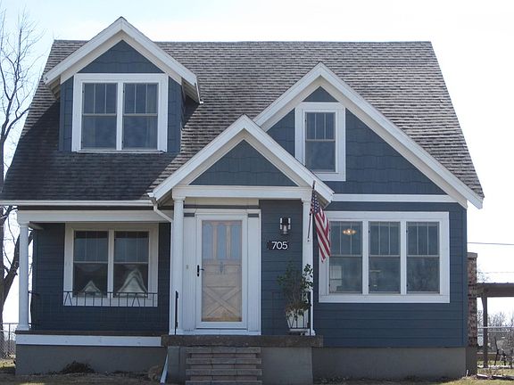 2nd image of 705 W Shepherd Ave