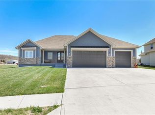 9511 Courtney Ave, Kansas City, MO 64138