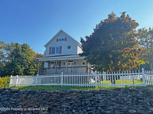 21 Coolidge Ave, Carbondale, PA 18407