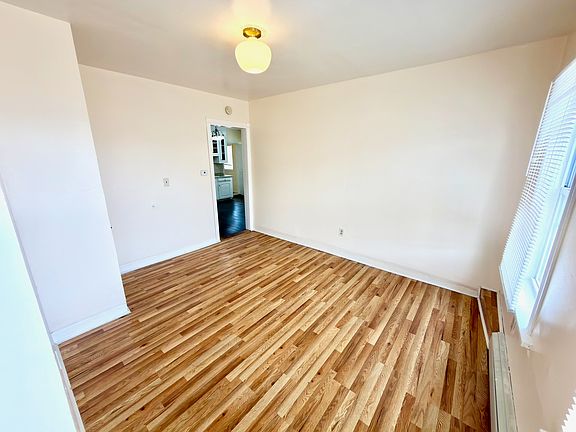 4th image of 259 6th St #2