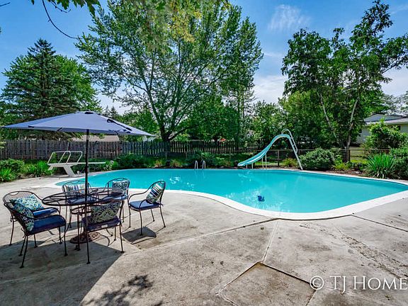 5th image of 2752 Montreat Ct NE