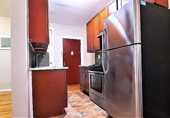 2nd image of 285 Hawthorne St APT 305
