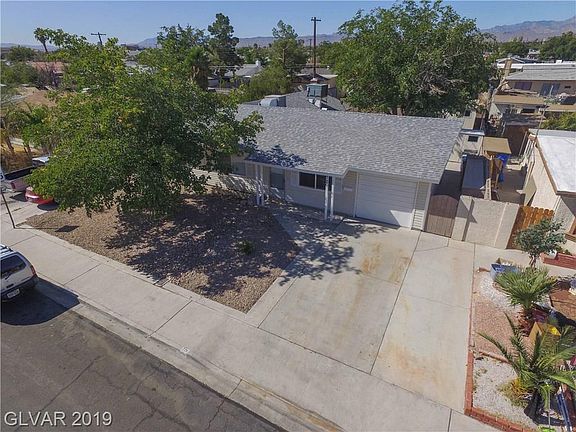4th image of 720 Carpenter Dr